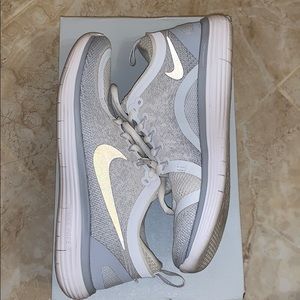 NIKE WMNS FREE RN DISTANCE 2